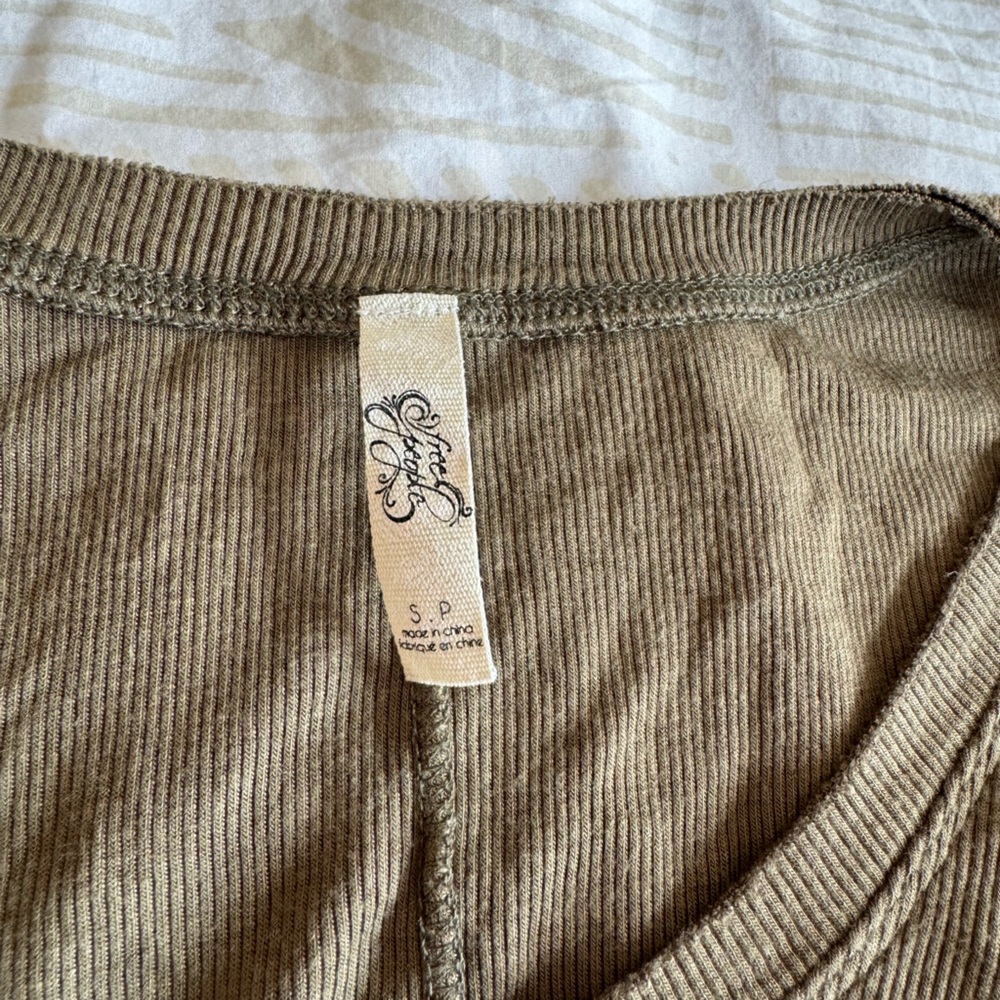 Free People Ribbed Flowy Long Sleeve 🫒 - Picture 2 of 2